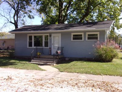 210 N Hammond St, Roodhouse, IL, 62082