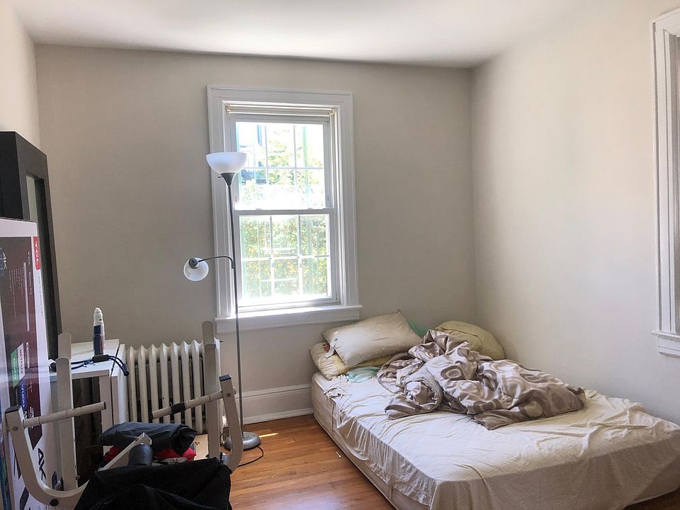 2nd image of 232 E 240th St