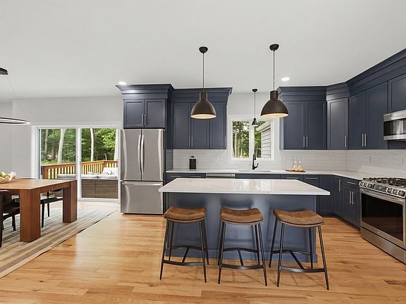 5th image of 26 Timber Crest Dr