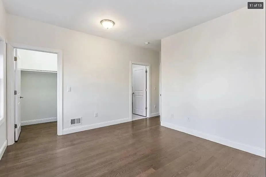 3 bed, 1200 sqft, $2,300 — Photo 2