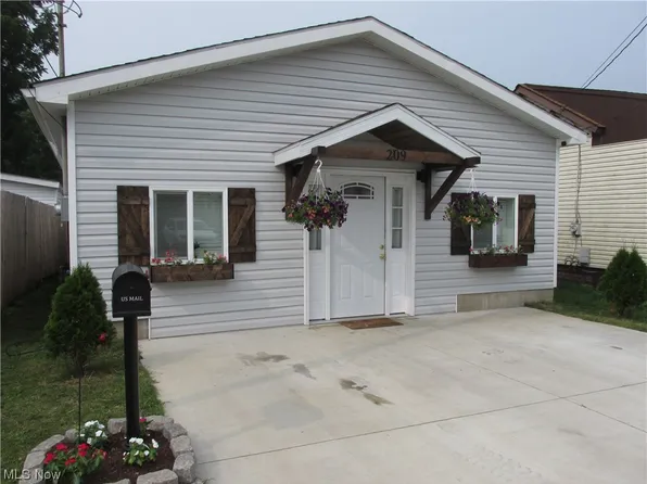 209 Grant St, Saint Marys, WV 26170