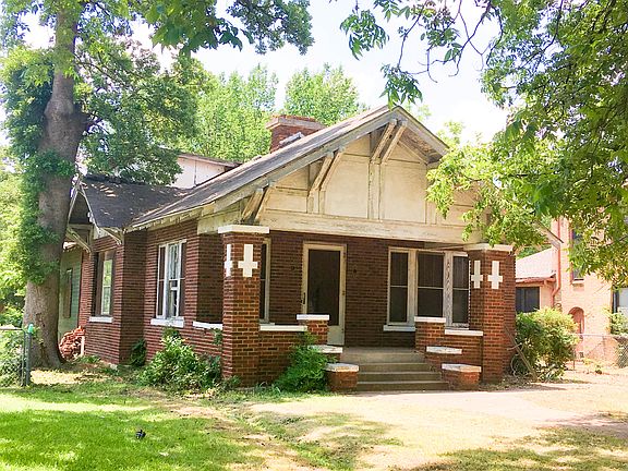 2nd image of 426 S Elm St