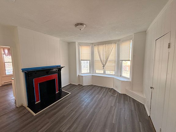 4th image of 112 N Allen St #2
