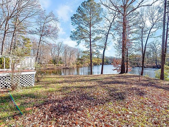 2nd image of 108 Falling Creek Cir