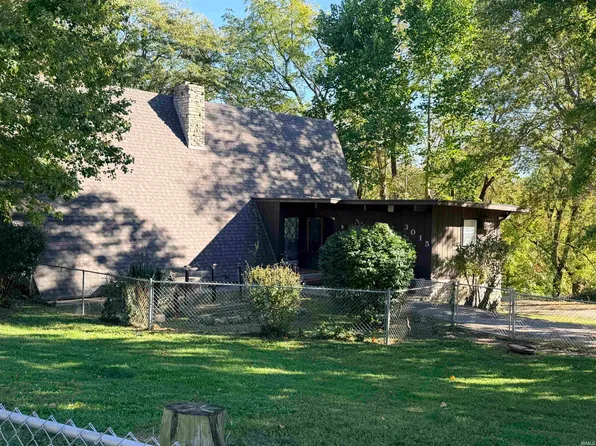 3015 Valleyview Dr, Logansport, IN 46947