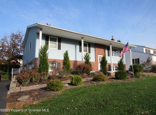 109 Fox Run Cir, Clarks Summit, PA 18411