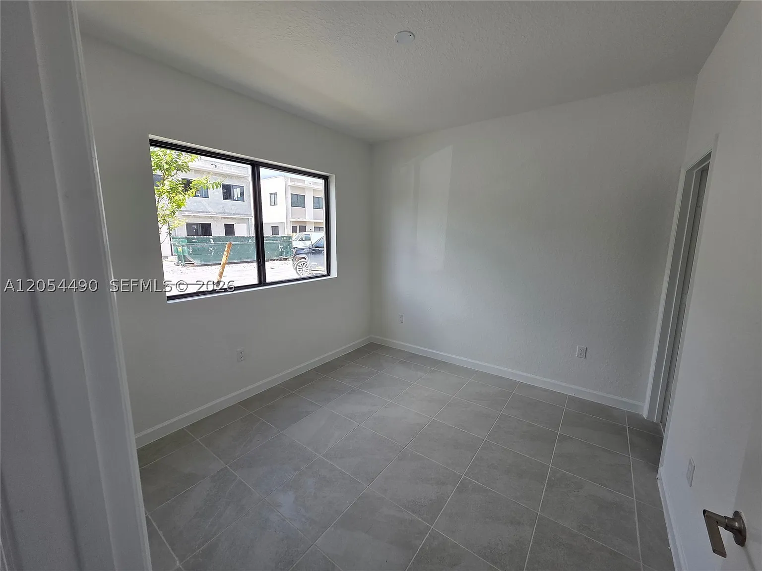 4 bed, 3.5 bath, $2,900 — Photo 2