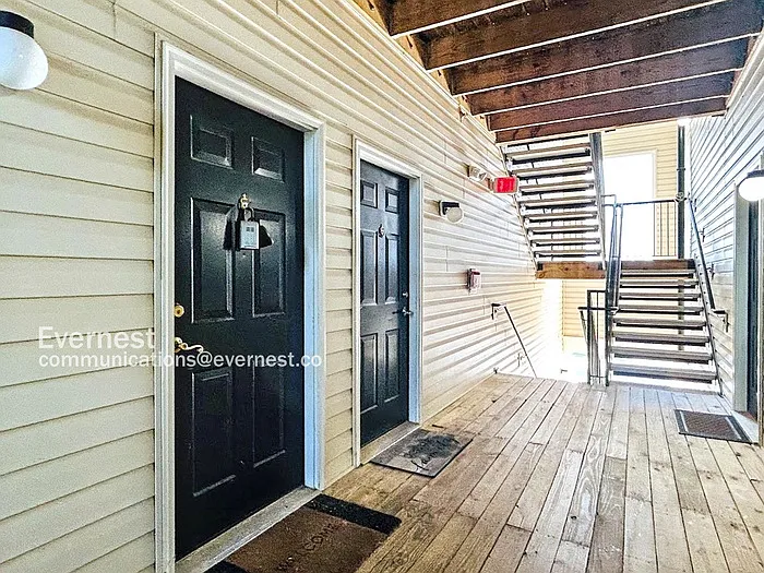 1 bed, 1.0 bath, 731 sqft, $1,900 — Photo 3