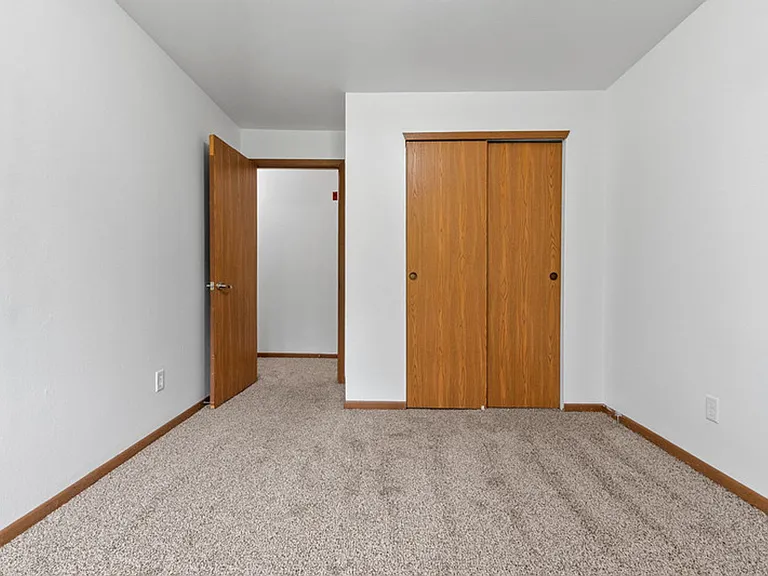 City View Apartments — Photo 32
