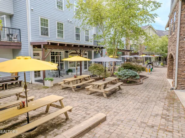 849 Glades Rd, Gatlinburg, TN 37738