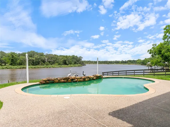 3054 Fm 2611 Rd, Brazoria, TX 77422