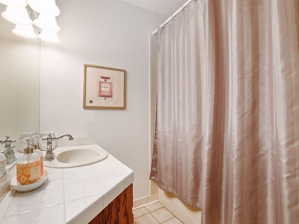 1st image of 197 Kent St APT 1