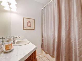 197 Kent St APT 1, Saint Paul, MN 55102