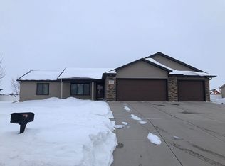 6132 Meander Cir, Juniata, NE 68955