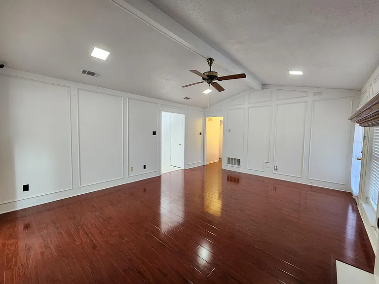 1526 Silverleaf Dr — Photo 8