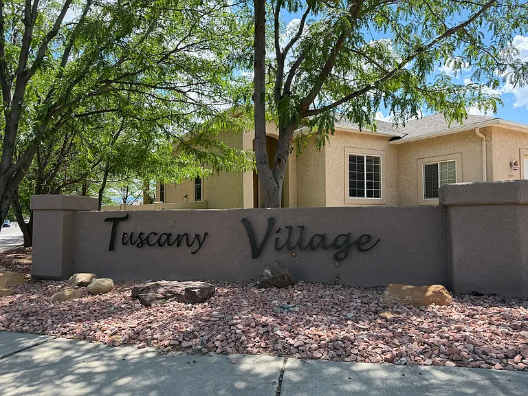 1825 Venetian Dr — Photo 25