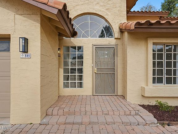 5th image of 845 N OAK Court