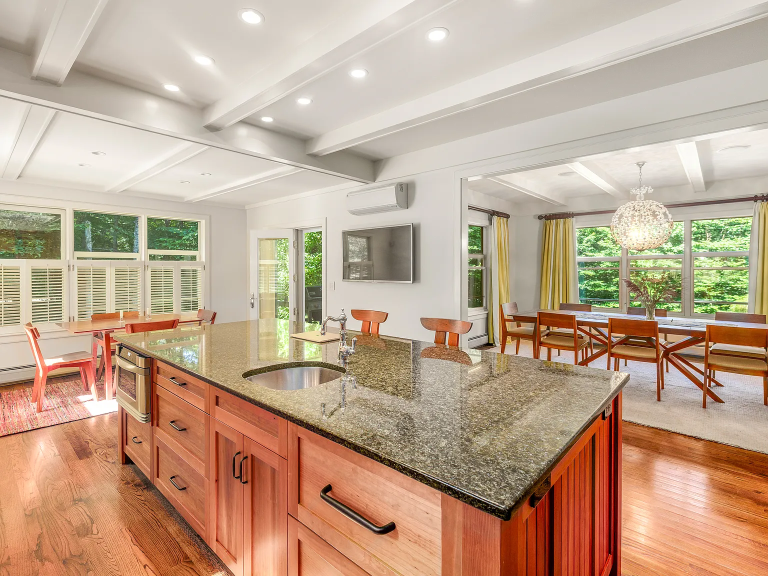 5 bed, 6.5 bath, 6300 sqft, $13,500 — Photo 4