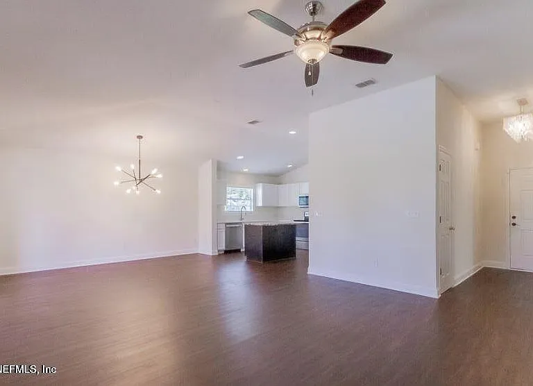 128 Terracina Dr — Photo 4
