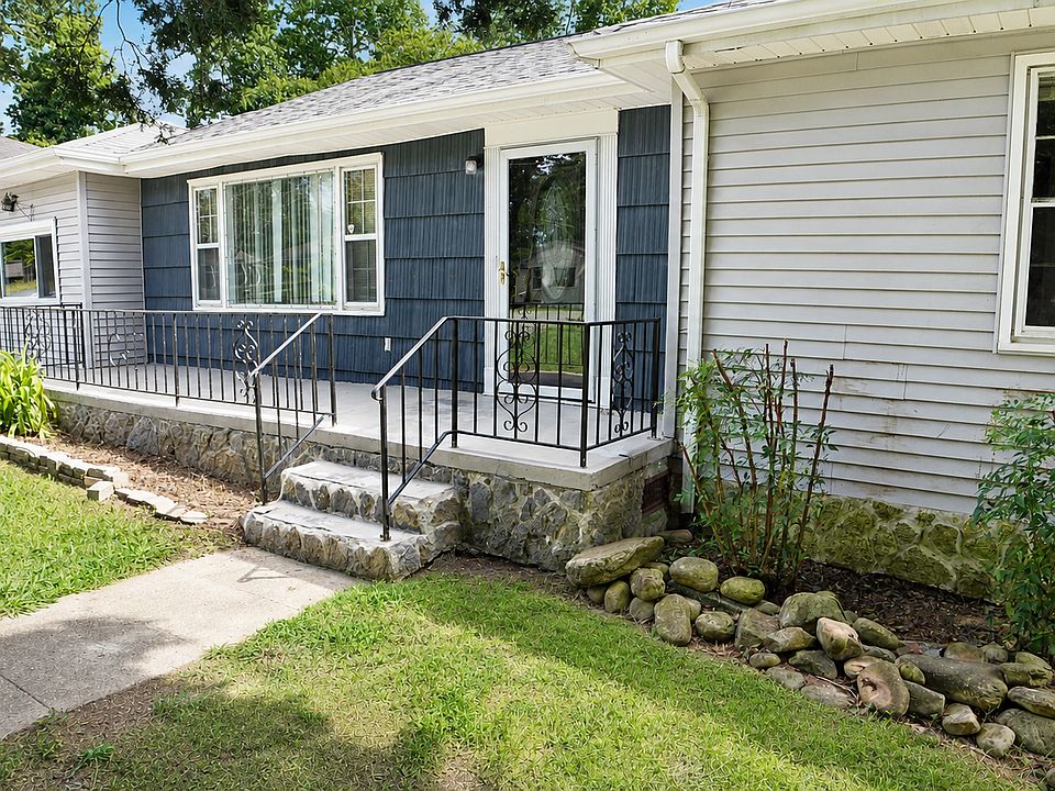 1st image of 610 Mauldeth Rd