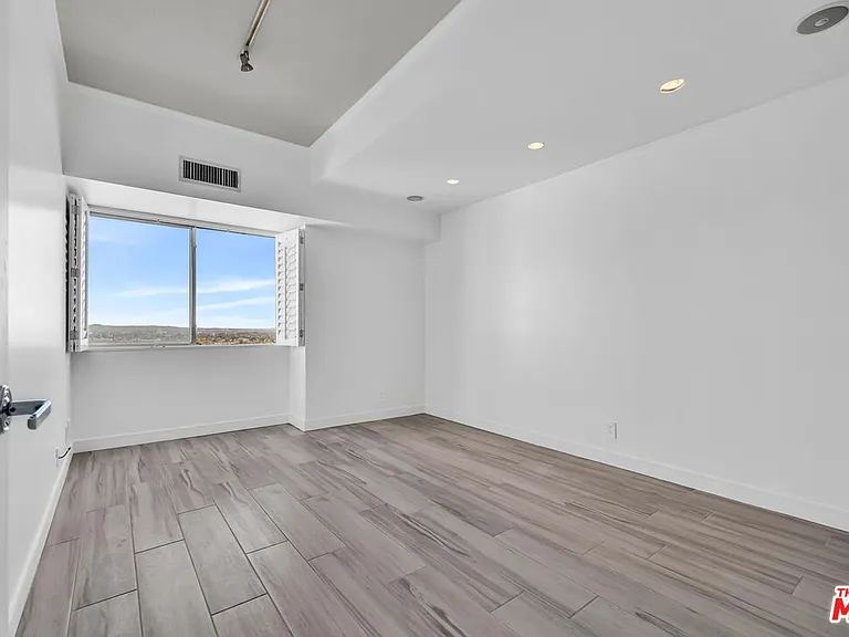1155 N La Cienega Blvd #1106 — Photo 29