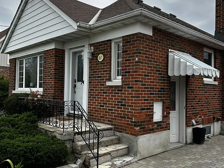 867 Masson St #BASEMENT — Photo 2