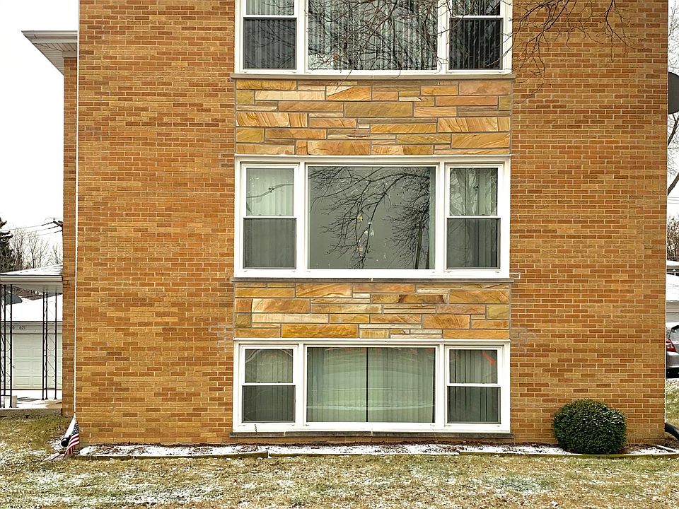 1st image of 16W621 56th Pl