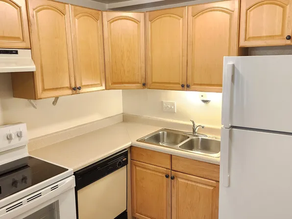 918 S Logan St APT 105, Denver, CO 80209
