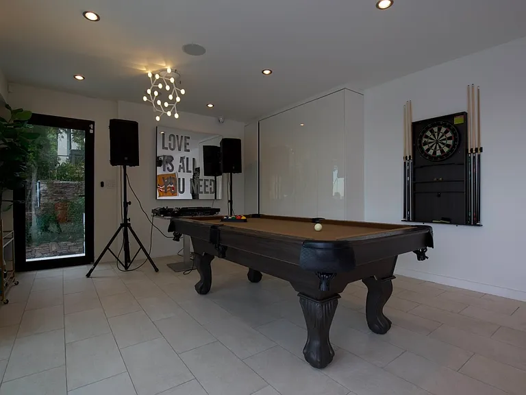 2260 Maravilla Dr — Photo 14