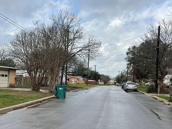 4th image of 614 E Langley Blvd