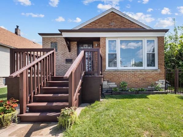 12319 S Green St, Calumet Park, IL 60827