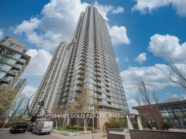 11 Brunel Ct #2606, Toronto, ON M5V 3Y3