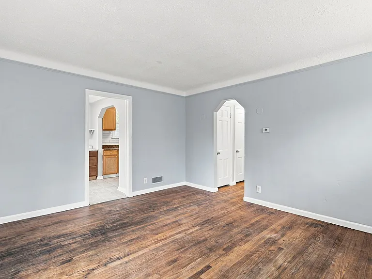 11034 Craft St — Photo 6