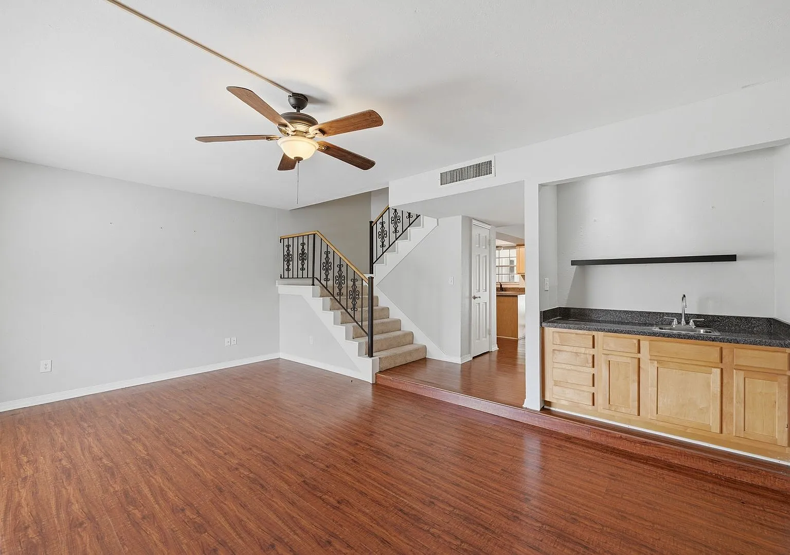 Spacious 2-Bedroom Townhome in the Heart of Carrollwood — Photo 3