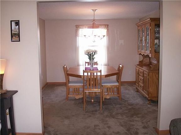 5th image of 18 Woodgate Dr