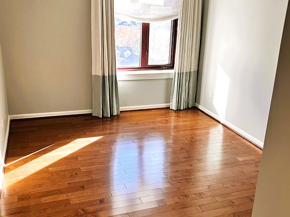 4th image of 2400 Clarendon Blvd #0