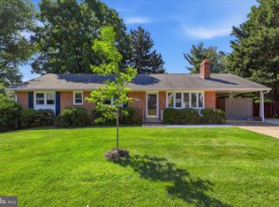 10703 Almond St, Fairfax, VA 22032