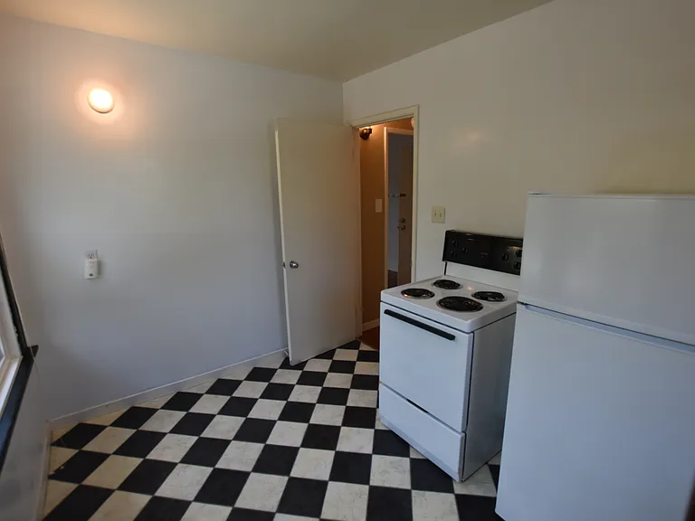 509 Everett Ave — Photo 10