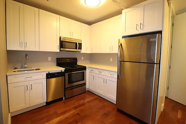 Rented by Bruma Realty LLC | media 14