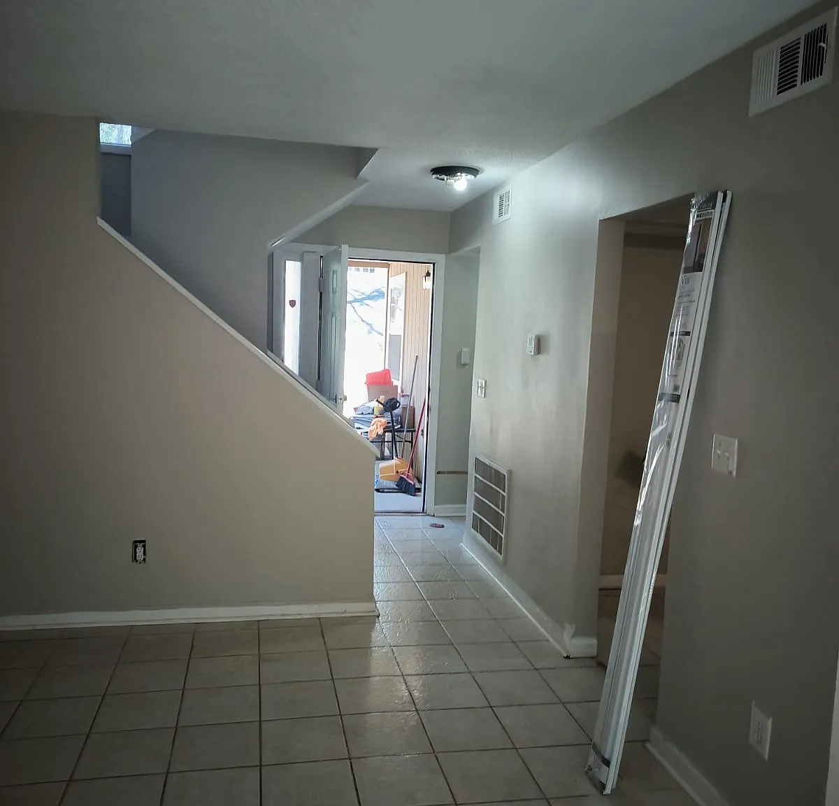 3 bed, 1350 sqft, $1,450 — Photo 1