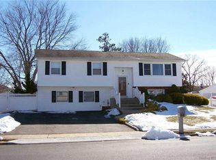 8 Kennedy Dr #N, Centereach, NY 11720