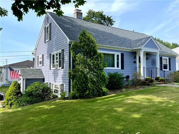 3770 Mendon Rd, Cumberland, RI 02864