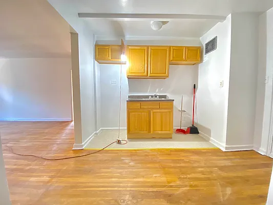 Rented by Queens Apartments Realty LLC | media 22