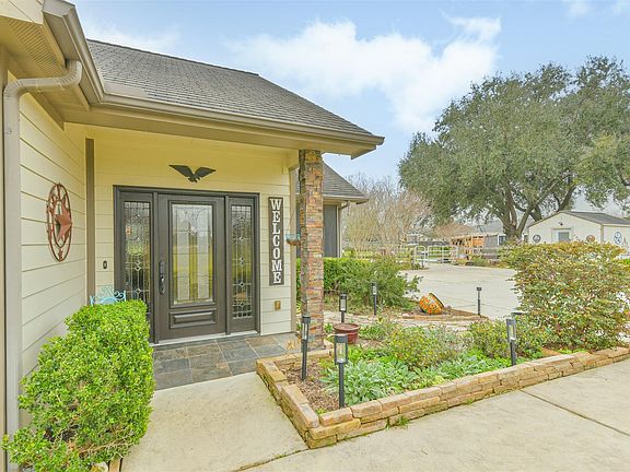 3rd image of 4415 Brandt Rd