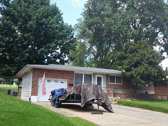 2nd image of 1105 Meadowlark Dr