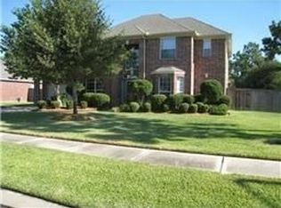 901 Woodcrest Dr, Friendswood, TX 77546