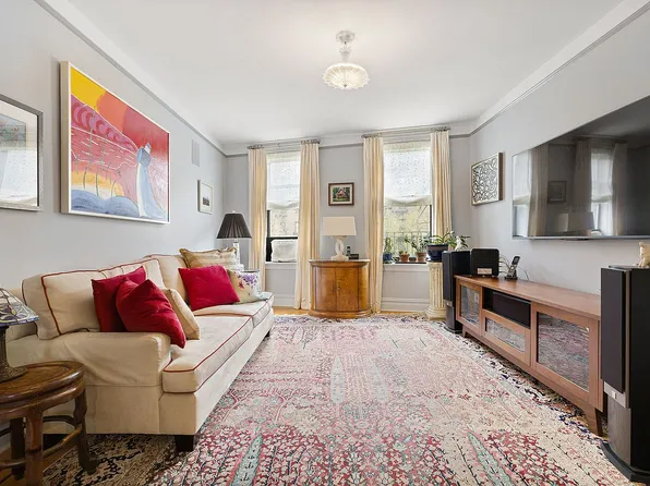 835 Riverside Dr APT 4H, New York, NY 10032