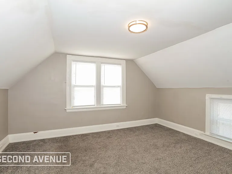 1233 Dewey Ave — Photo 10