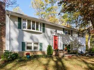 115 Murray Ln, Guilford, CT 06437
