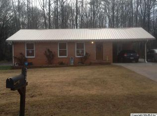 712 Perry St, Scottsboro, AL 35768